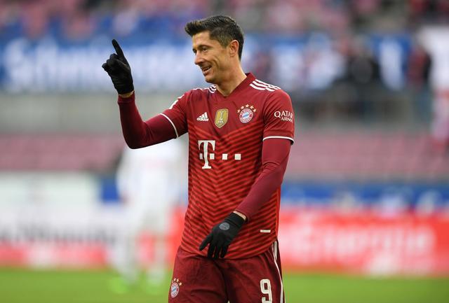  哈兰德戴帽破纪录，曼城7-0屠黑马  